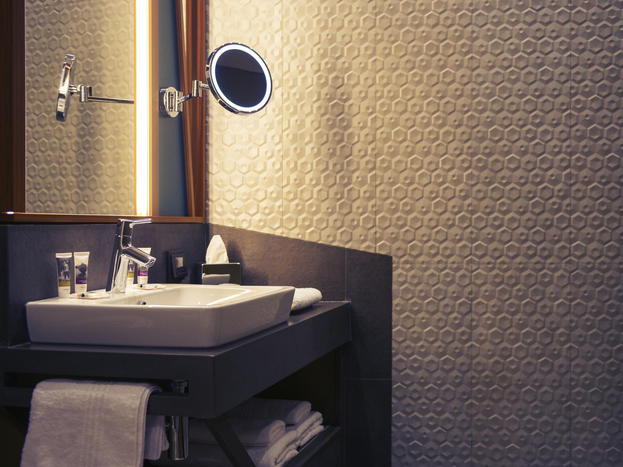 Номер стандарт с 1 двуспальной кроватью 4