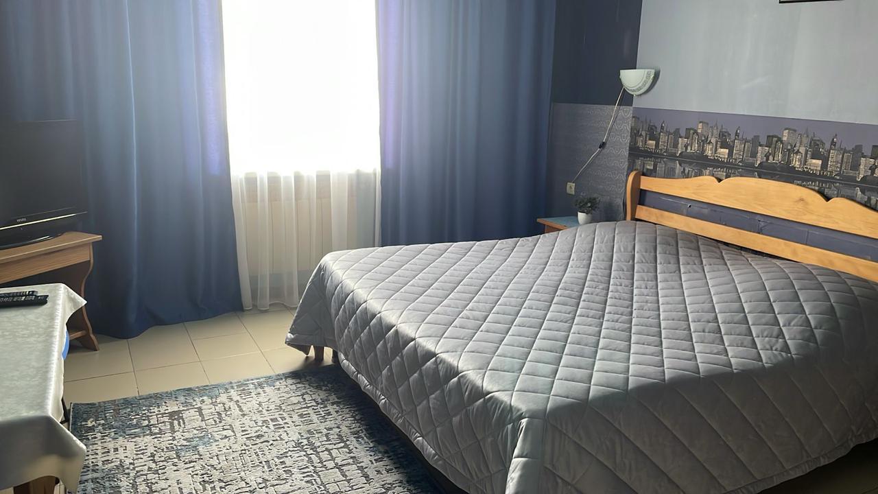 Номер стандарт с 1 двуспальной кроватью 2