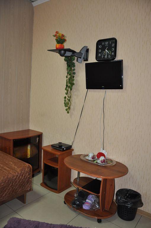 Номер эконом стандарт с 2 односпальными кроватями 4