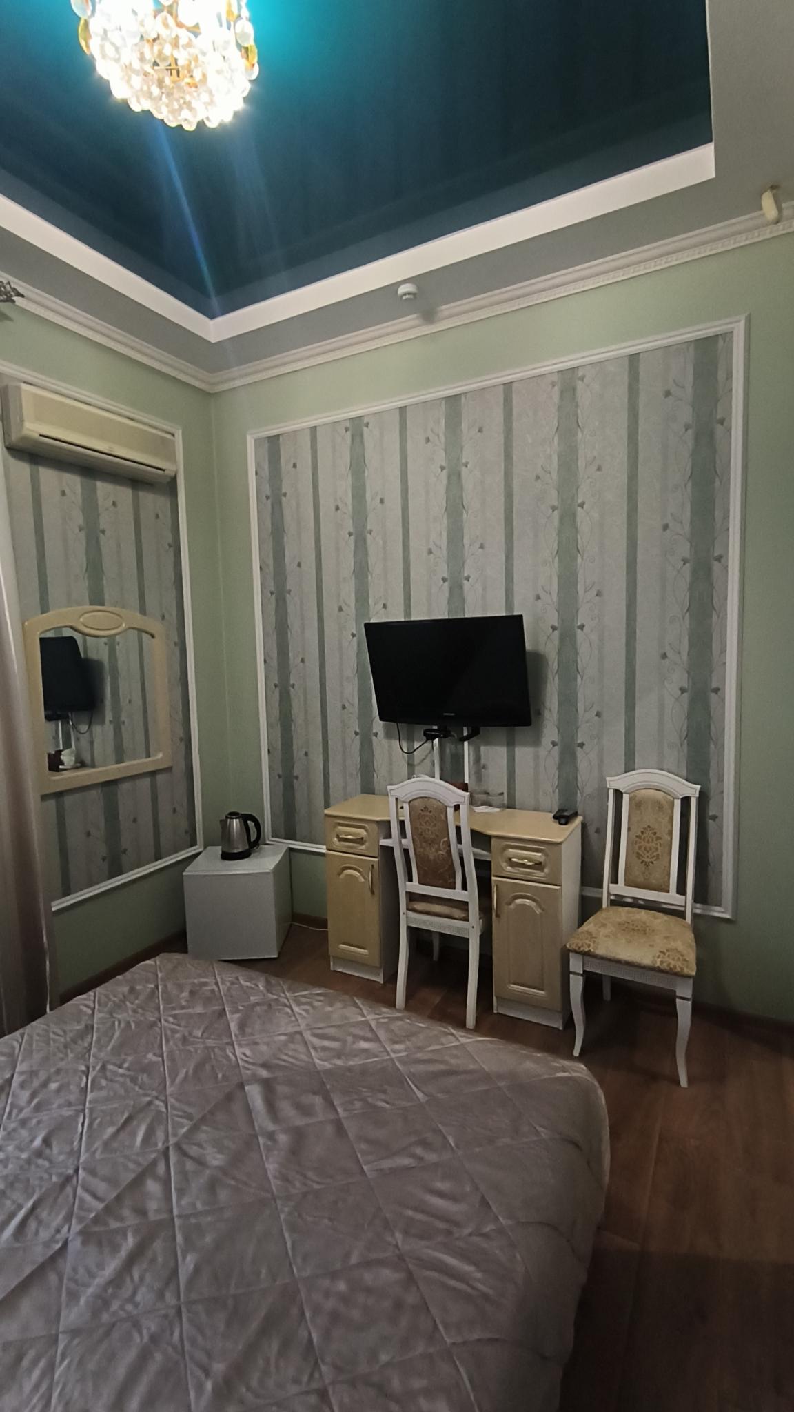Номер стандарт с 1 двуспальной кроватью 2