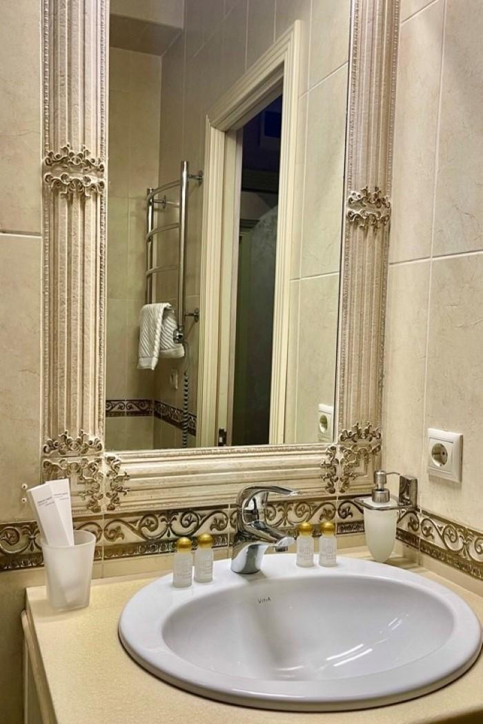 Номер стандарт с 1 двуспальной кроватью 4