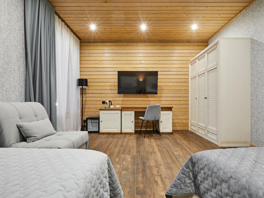 TRI-UMF (Триумф)
