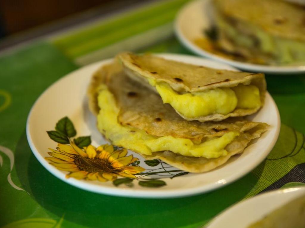 Белуха Чендек