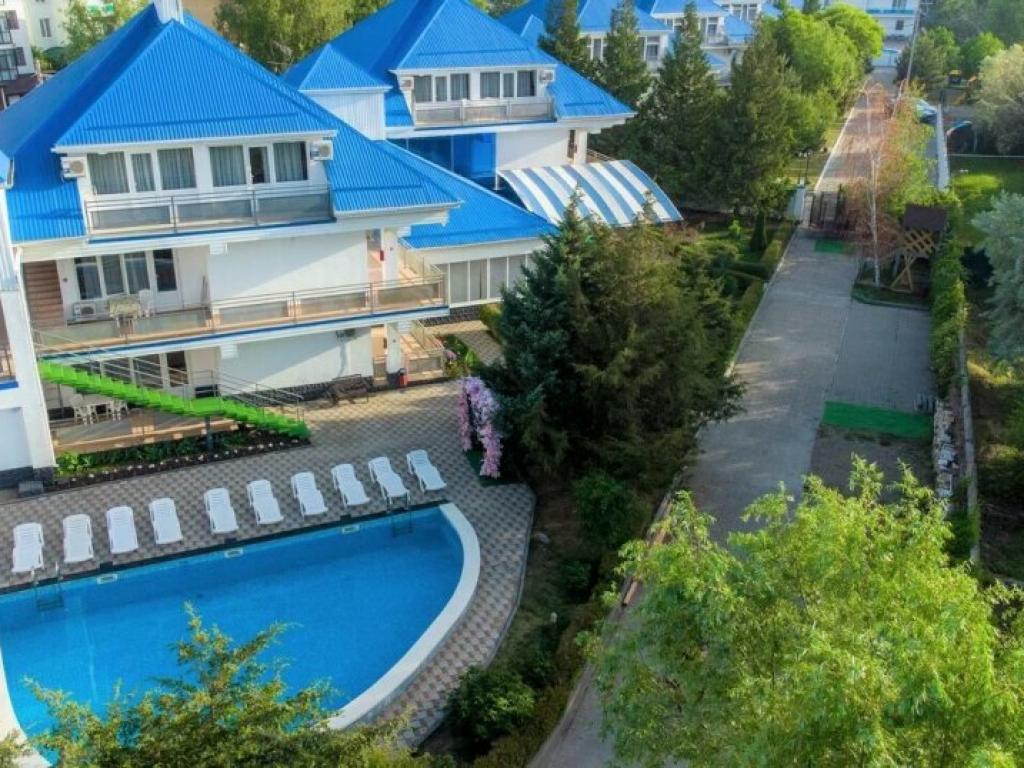 Солнечный