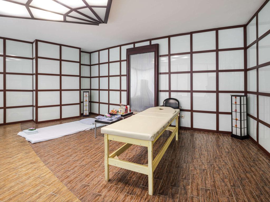 Arthurs Spa Hotel by Mercure (Артурс СПА Отель by Mercure)