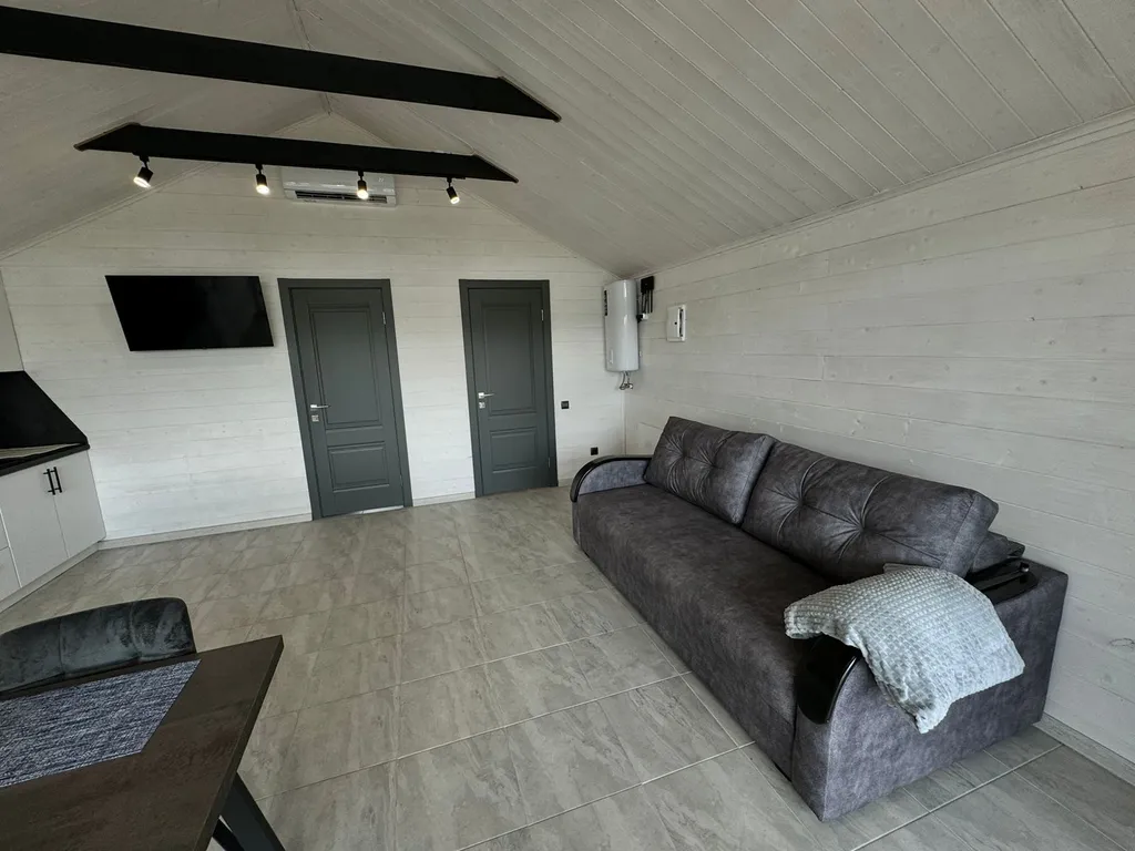 Нелжа House (Хаус) 2