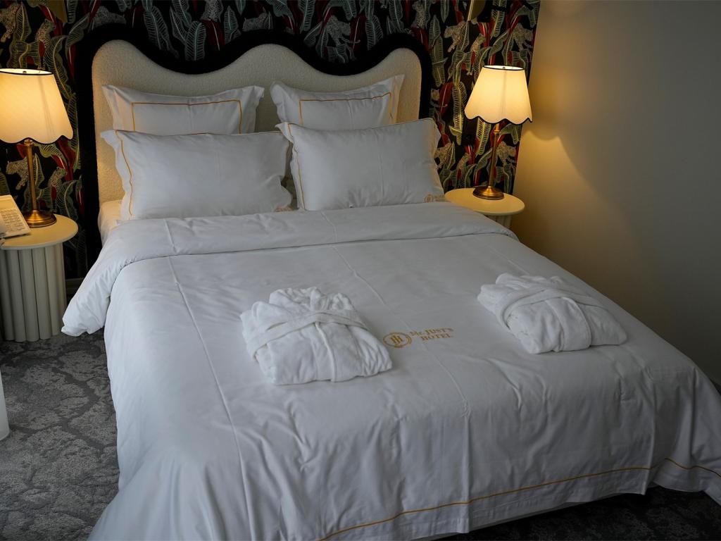 Mr.Just`s Hotel (Мистер Юстс)