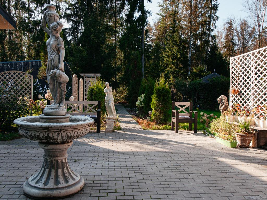 Лопановичъ Park (Парк)