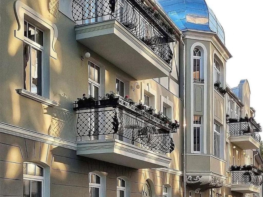 Mr.Just`s Hotel (Мистер Юстс)