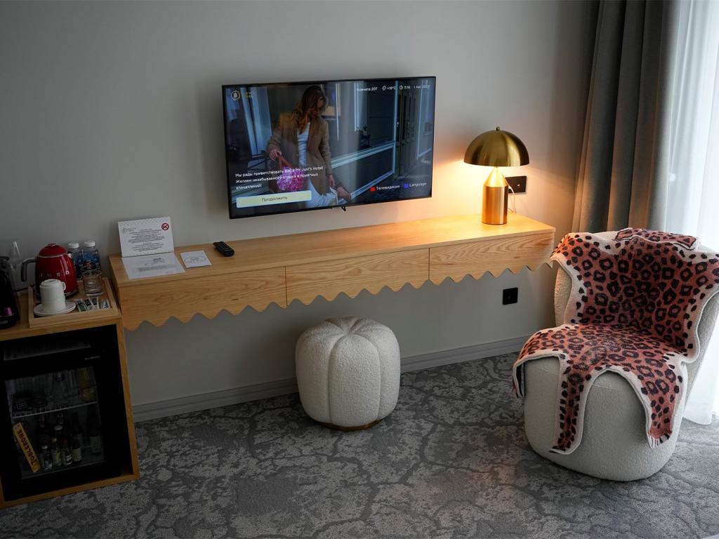Mr.Just`s Hotel (Мистер Юстс)