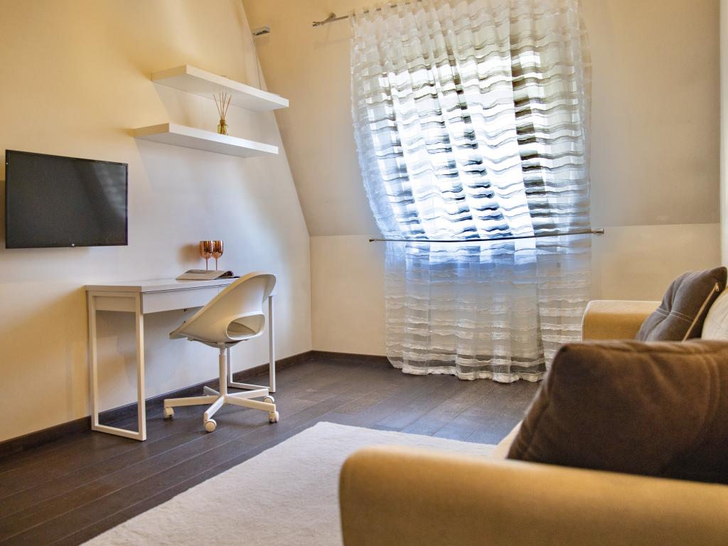 ALA Amalienau Luxury Apartment (АЛА Амалиенау Лакшери Апартмент)