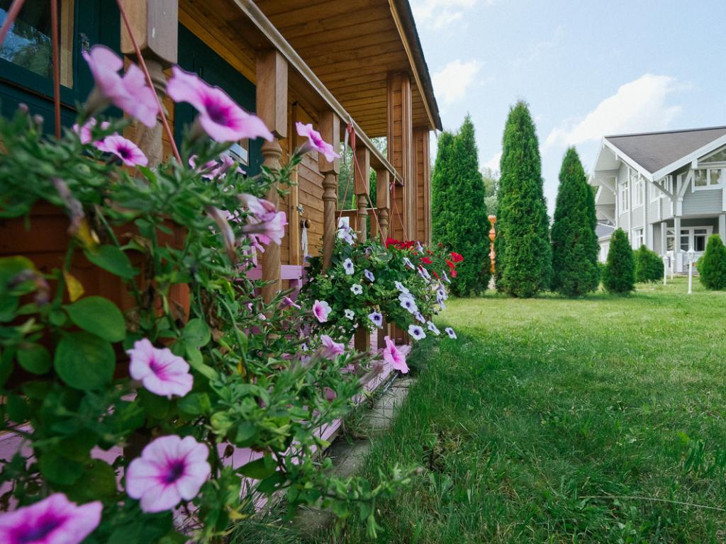 Ontario Village (Онтарио Вилладж)