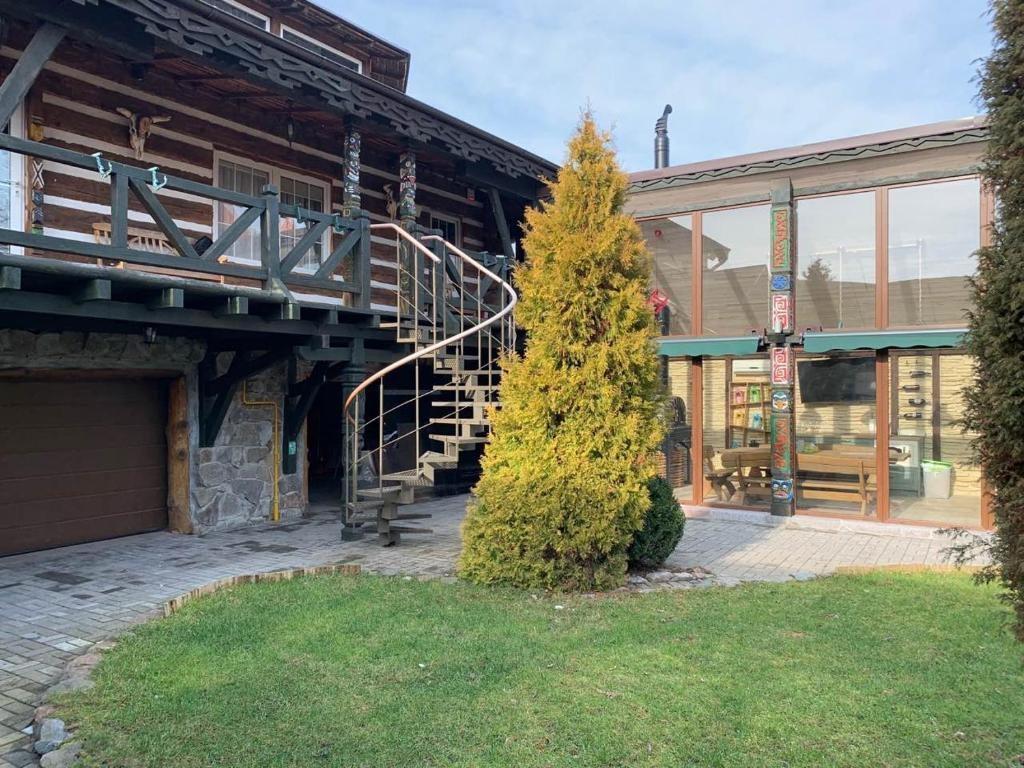 Indian House (Индиан Хаус)