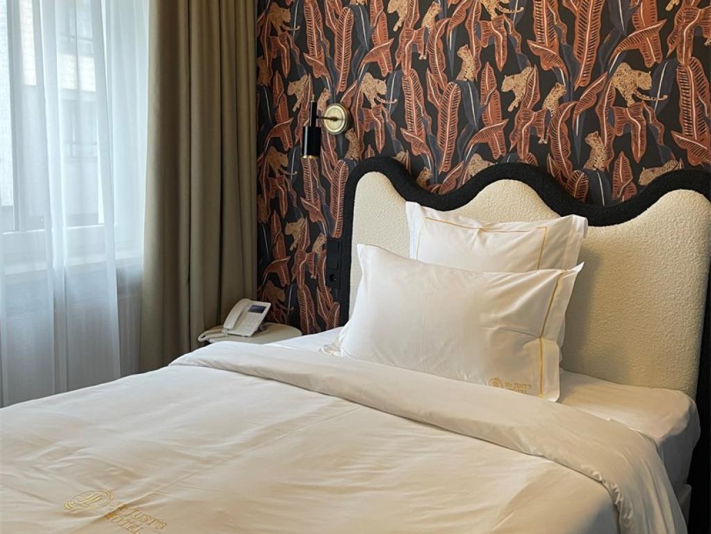 Mr.Just`s Hotel (Мистер Юстс)