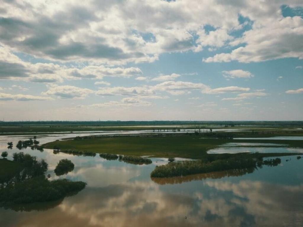 Дом у реки