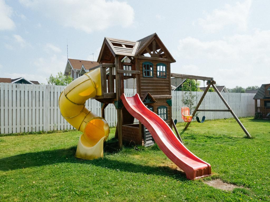Ontario Village (Онтарио Вилладж)