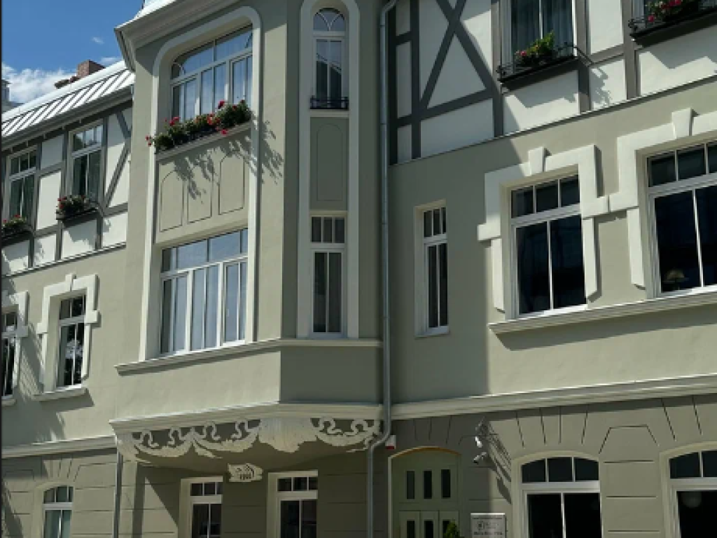 Mr.Just`s Hotel (Мистер Юстс)