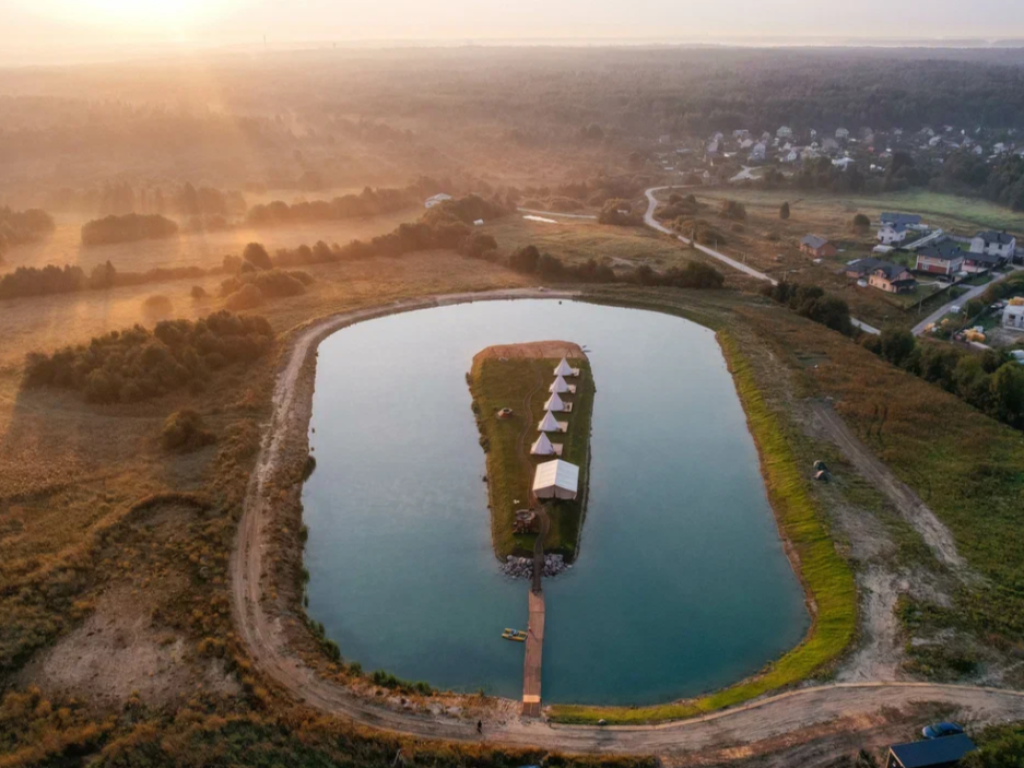 Ostrov camp (Остров Кемп)