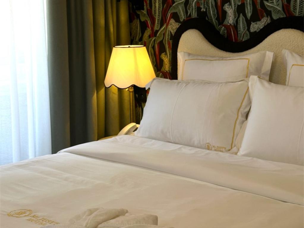 Mr.Just`s Hotel (Мистер Юстс)