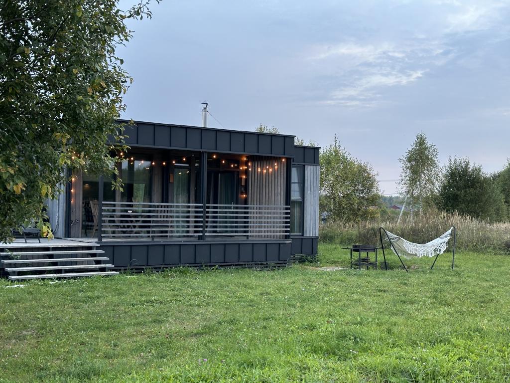 Дом Шелуха (Sheluha House) в коттеджном поселке Деревня 546