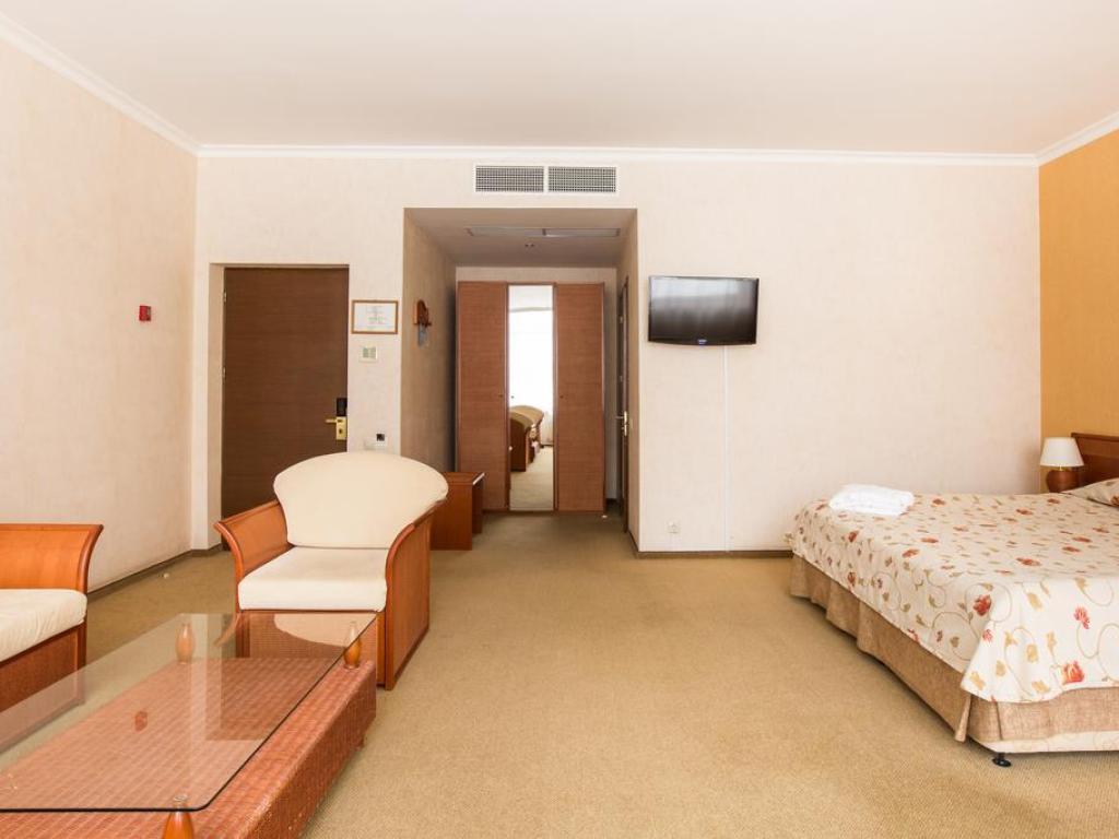 Arthurs Spa Hotel by Mercure (Артурс СПА Отель by Mercure)