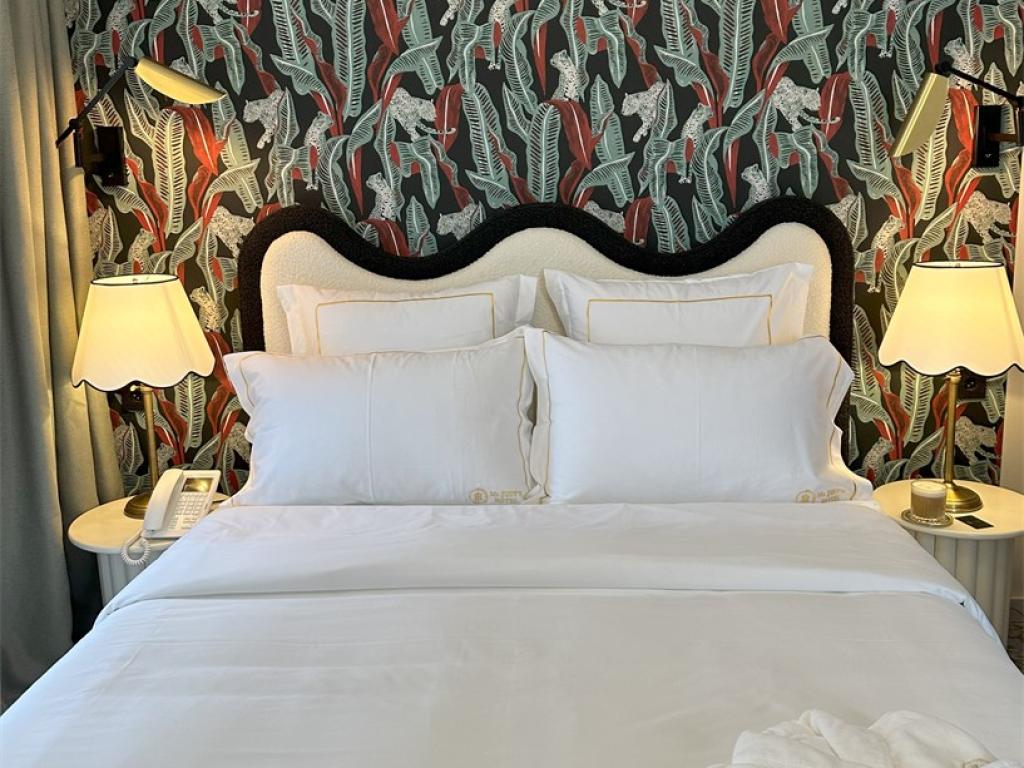 Mr.Just`s Hotel (Мистер Юстс)