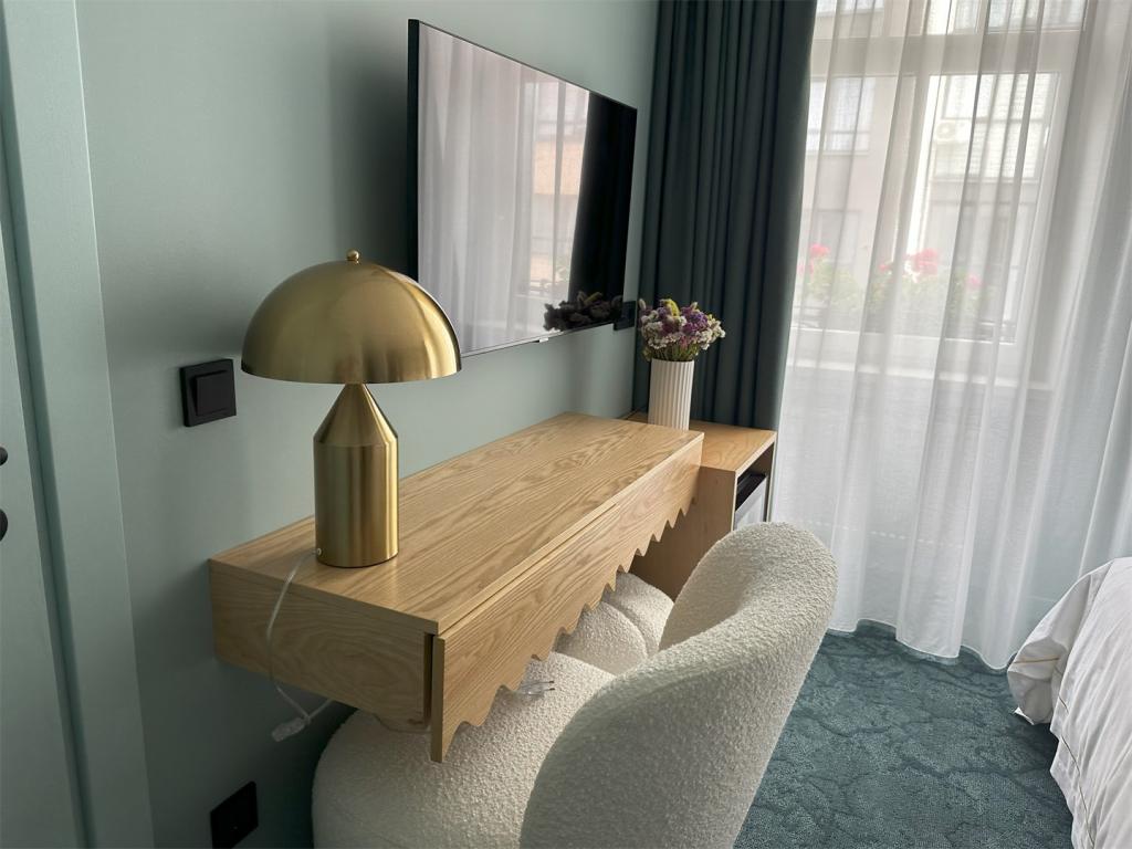 Mr.Just`s Hotel (Мистер Юстс)