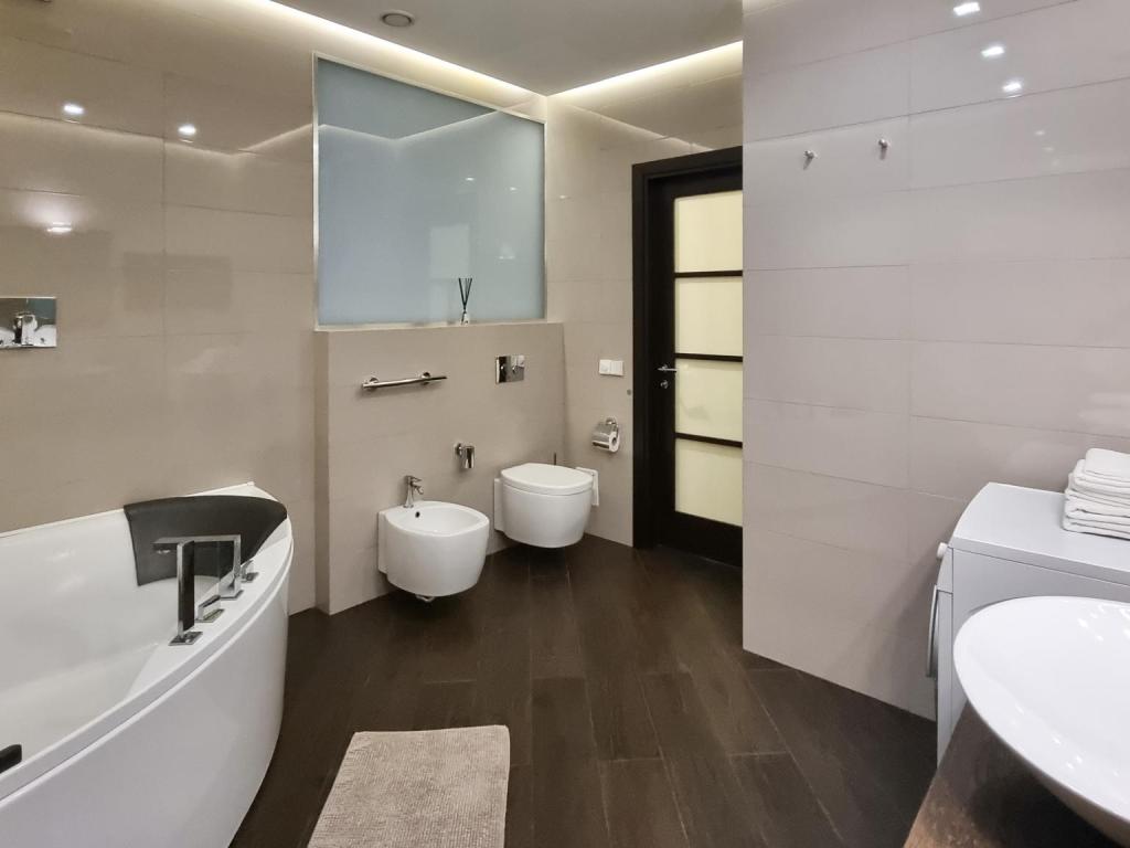 ALA Amalienau Luxury Apartment (АЛА Амалиенау Лакшери Апартмент)