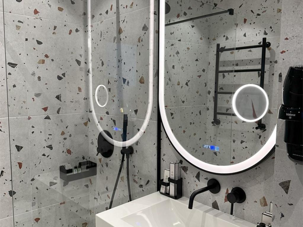 Mr.Just`s Hotel (Мистер Юстс)