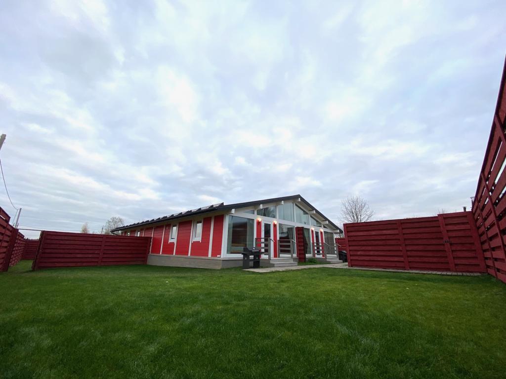 Canada House (Канада Хаус)