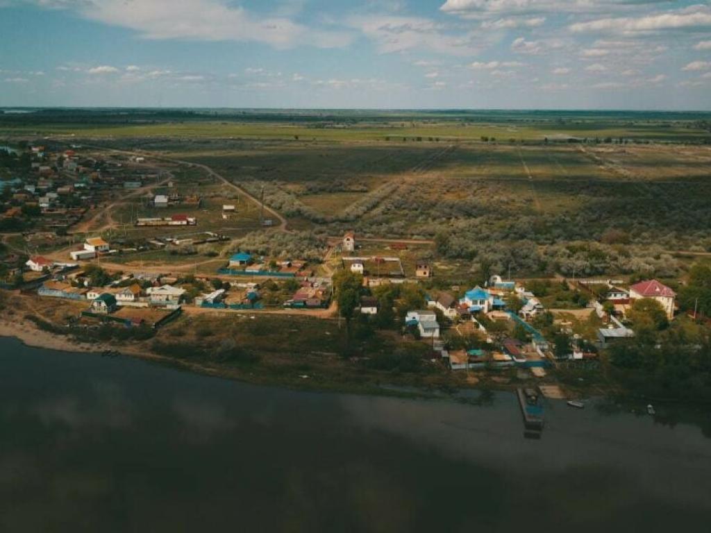 Дом у реки