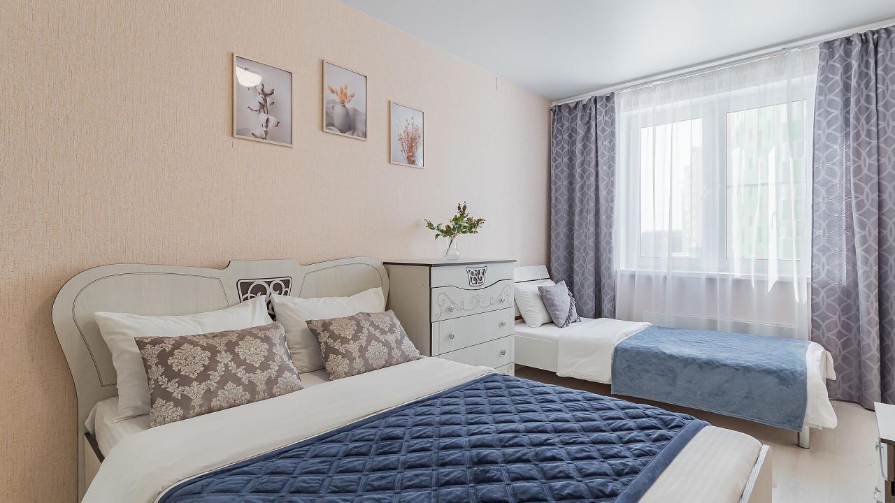 Real photos of Strelka on Burnakovskaya street 115