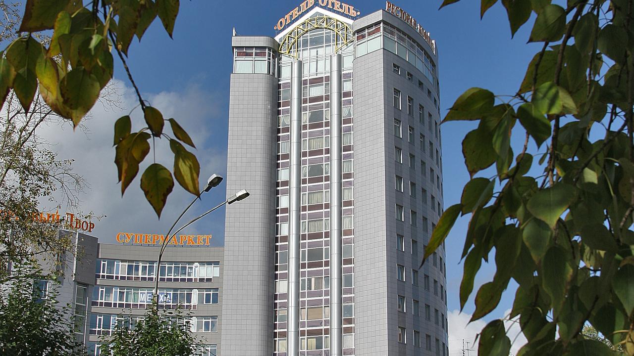 Палас (Palace)
