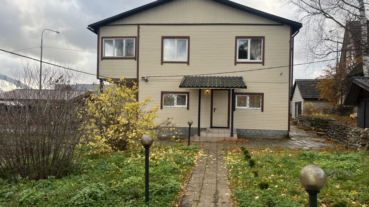 Real photos of Losevo Bridge Cottage