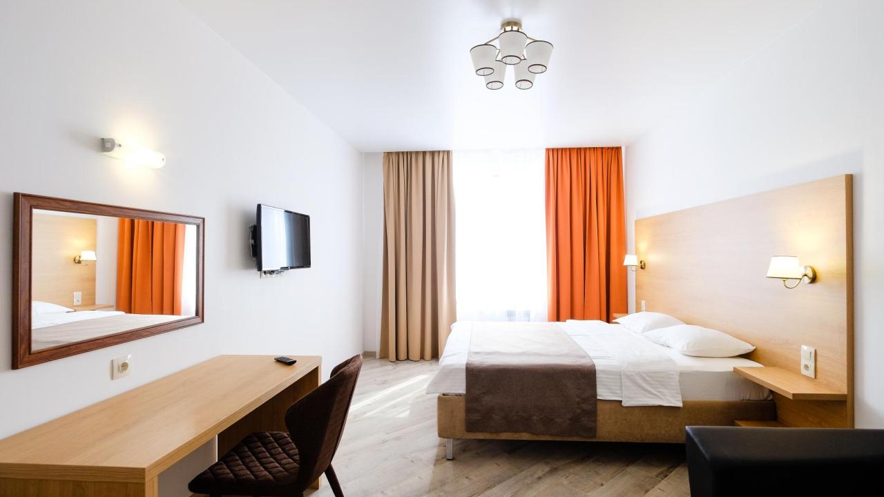 Real photos of Petrovsky apartments on Sovetskaya street 108