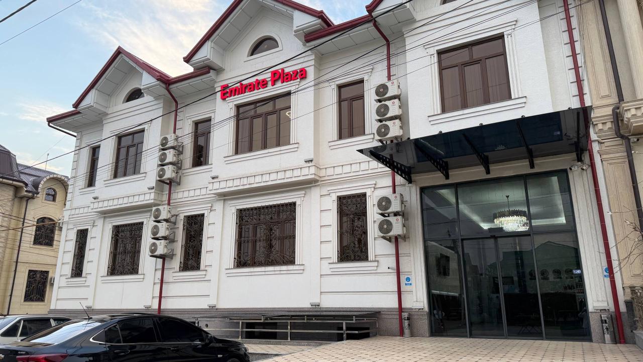 Real photos of Emirate Plaza