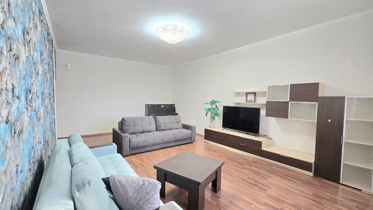 Real photos of 3-room Apartment in the city center , 3rd floor
