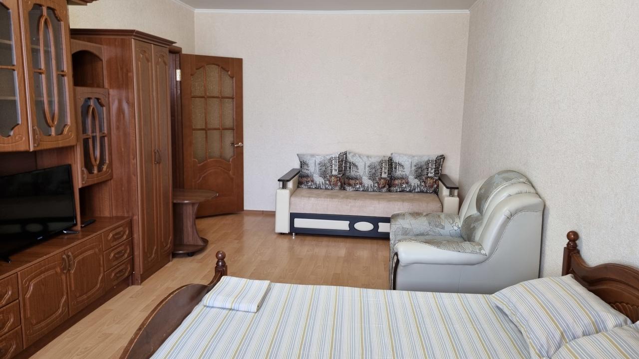 Real photos of Apartments on Stroiteley Avenue 20