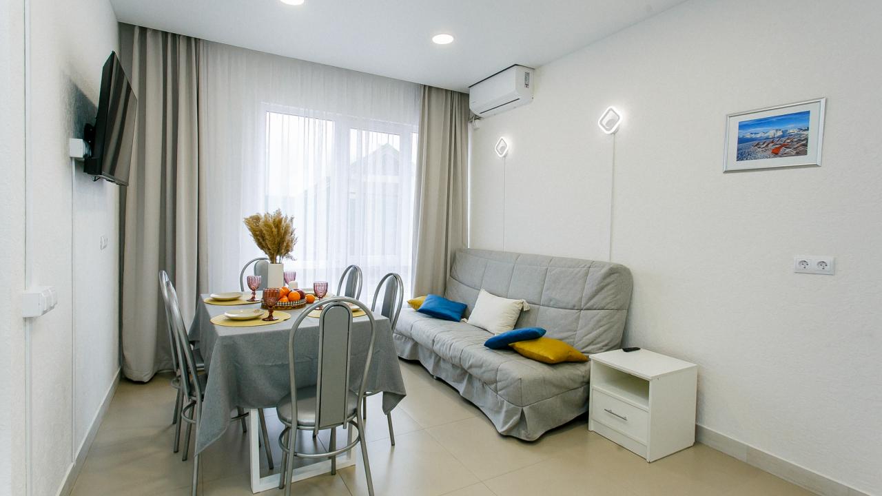 Real photos of Apartment Sakvoyazh on Listopadnaya