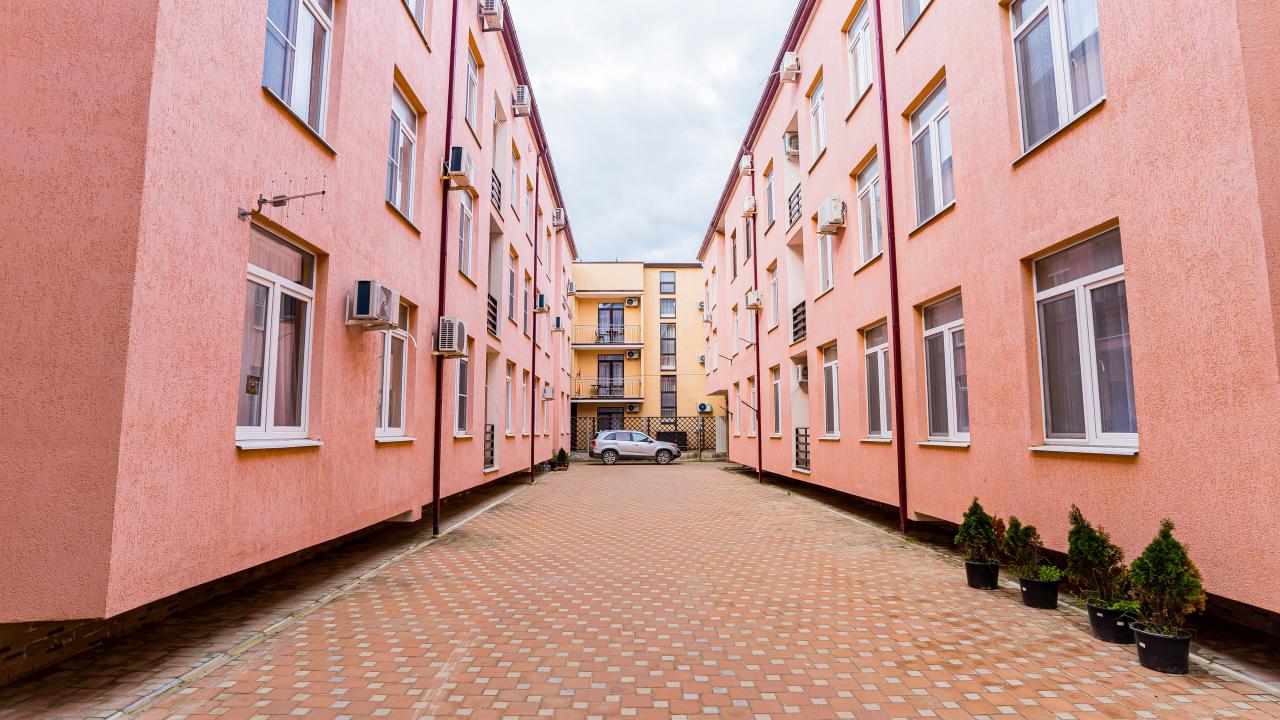 Real photos of LetoApart on Pionersky Avenue 259I building 1