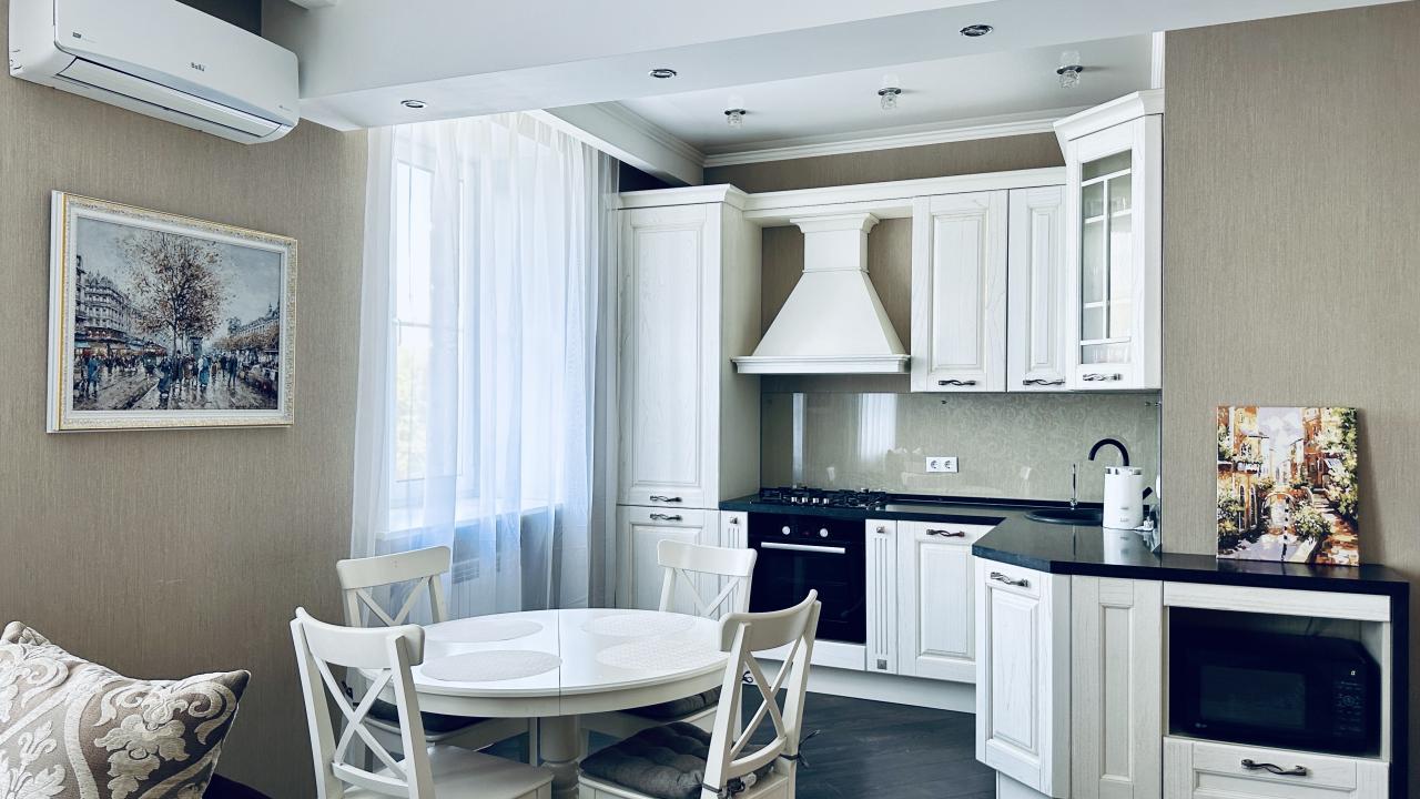 Real photos of UNIQUE APARTMENT on Vesennaya next to the Drama Desk