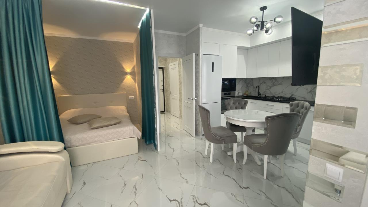 Real photos of KMV Apartments on Druzhby Street