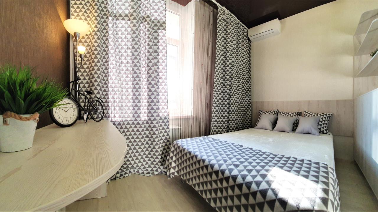 Реальные фото Мегаполис на улице Ленина