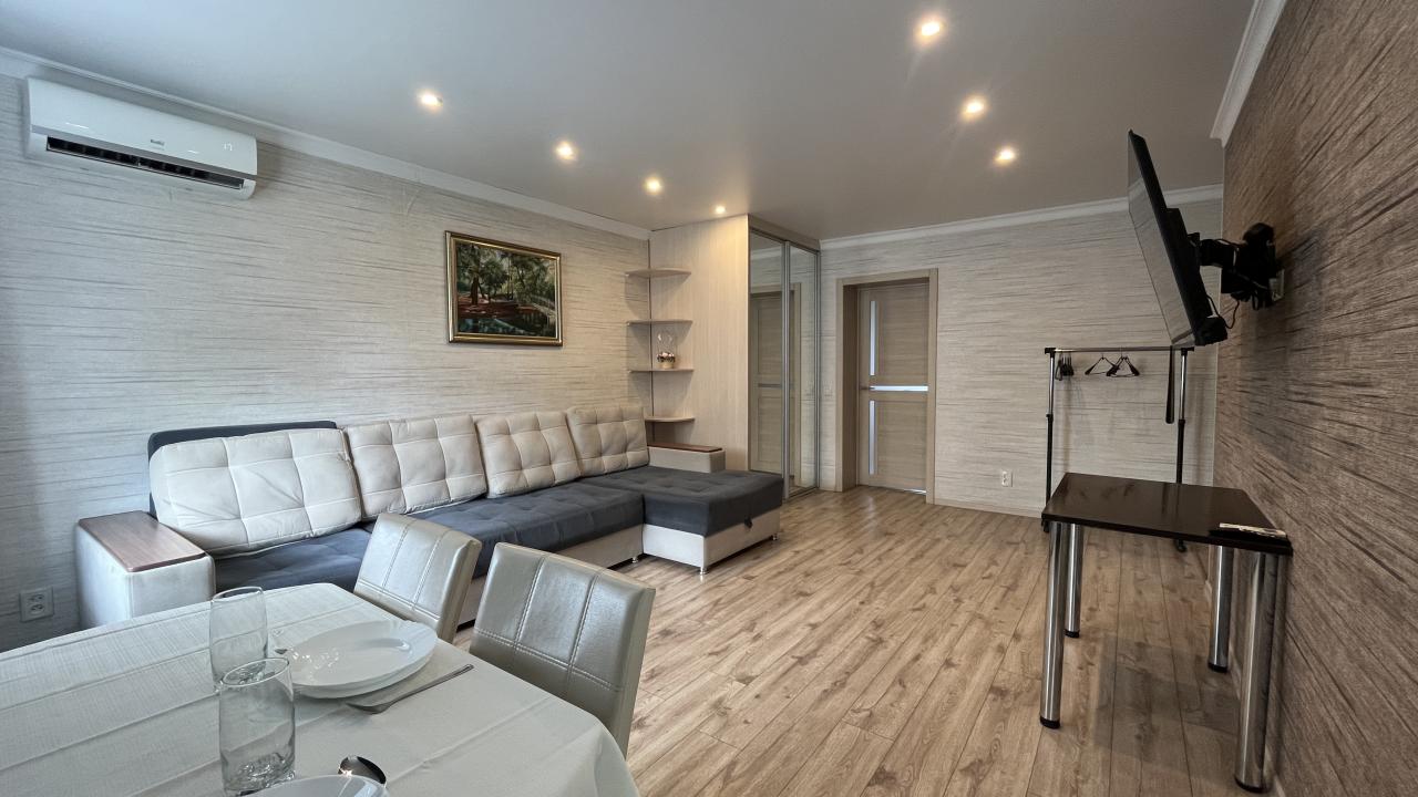 Real photos of UNIQUE APARTMENT on Lenin Street opposite the circus