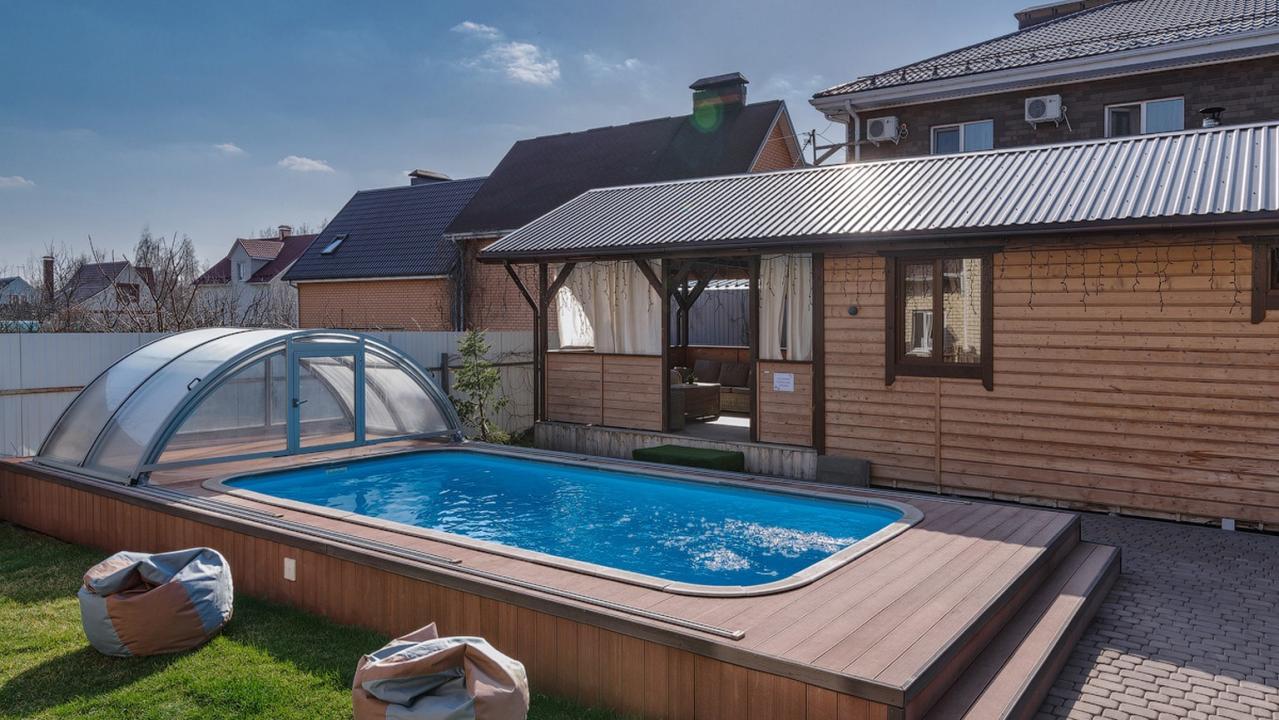 Real photos of Crimson River Club Cottage with a warm pool and sauna