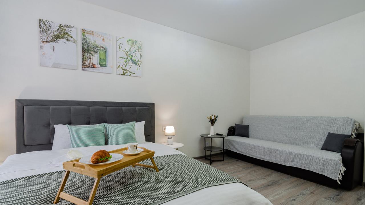 Real photos of Krylia Apartment Bureau on Nikolay Smirnov Street 6