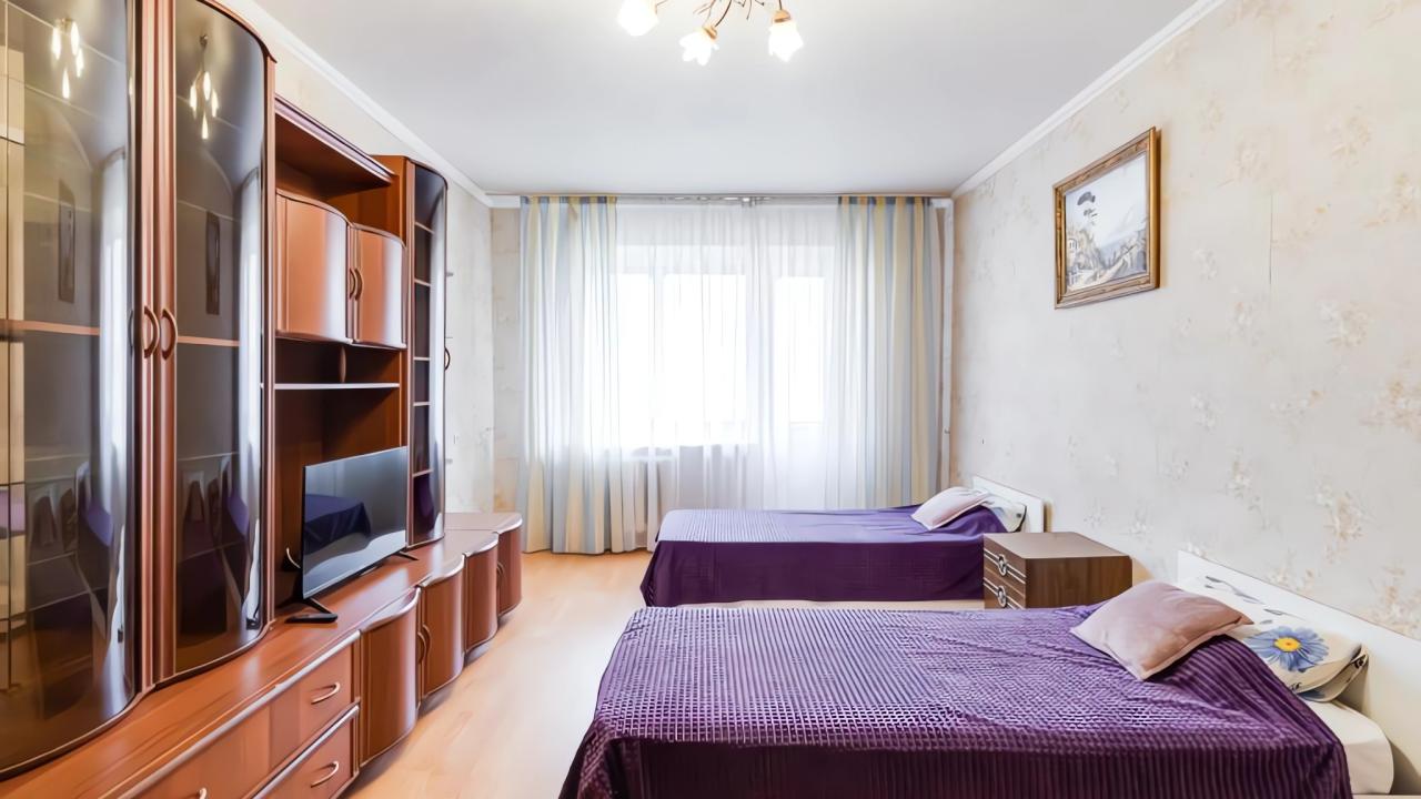 Real photos of An apartment with a separate bedroom and a kitchen!