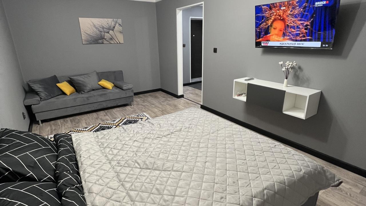 Real photos of KazHouse apartments on 50 let Oktyabrya Street, 24k1