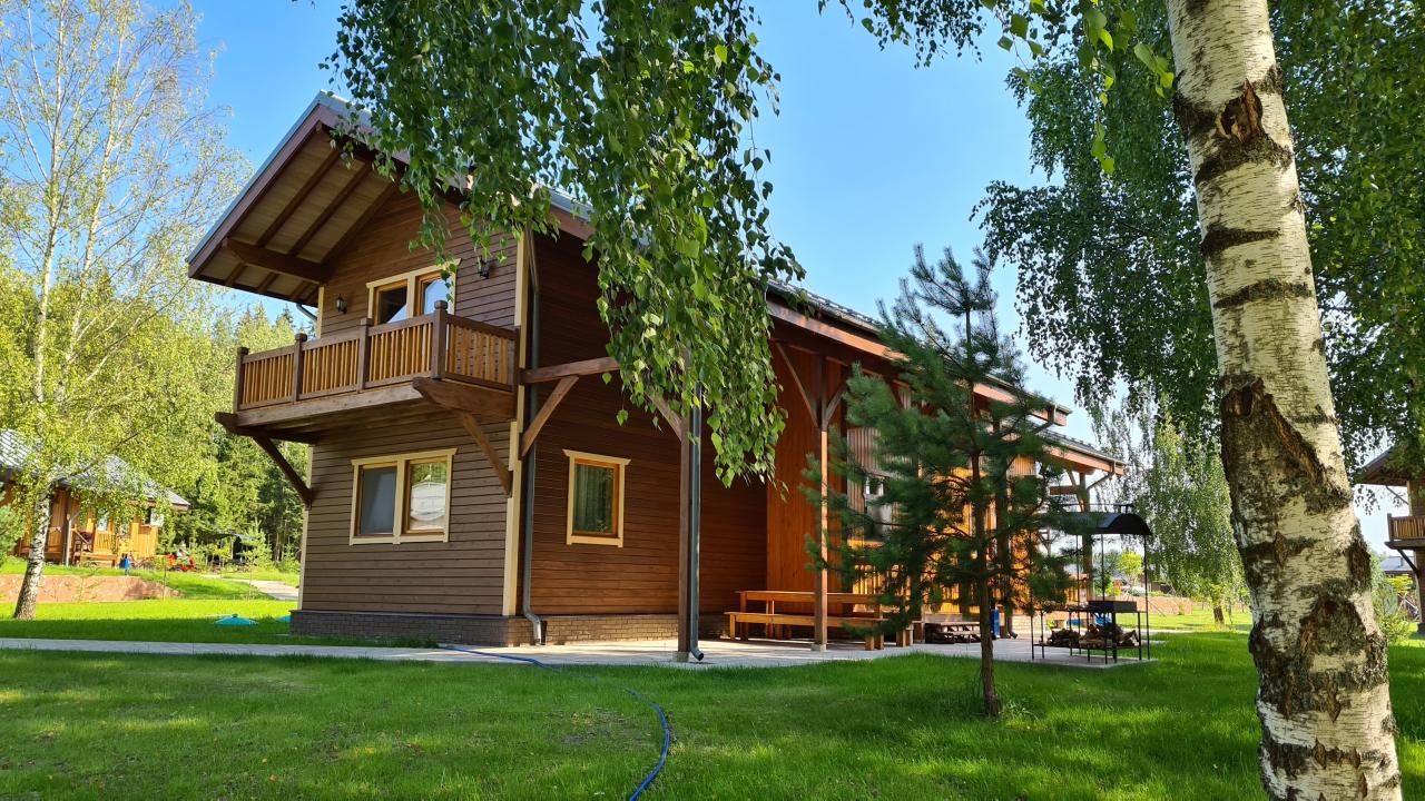 Real photos of Cottage B4 at the recreation center Novosti Park