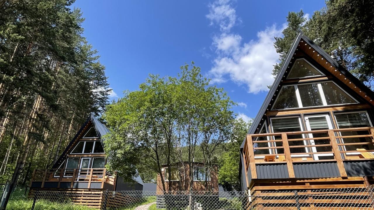 Real photos of Gostevye doma A-frame (A-frame)
